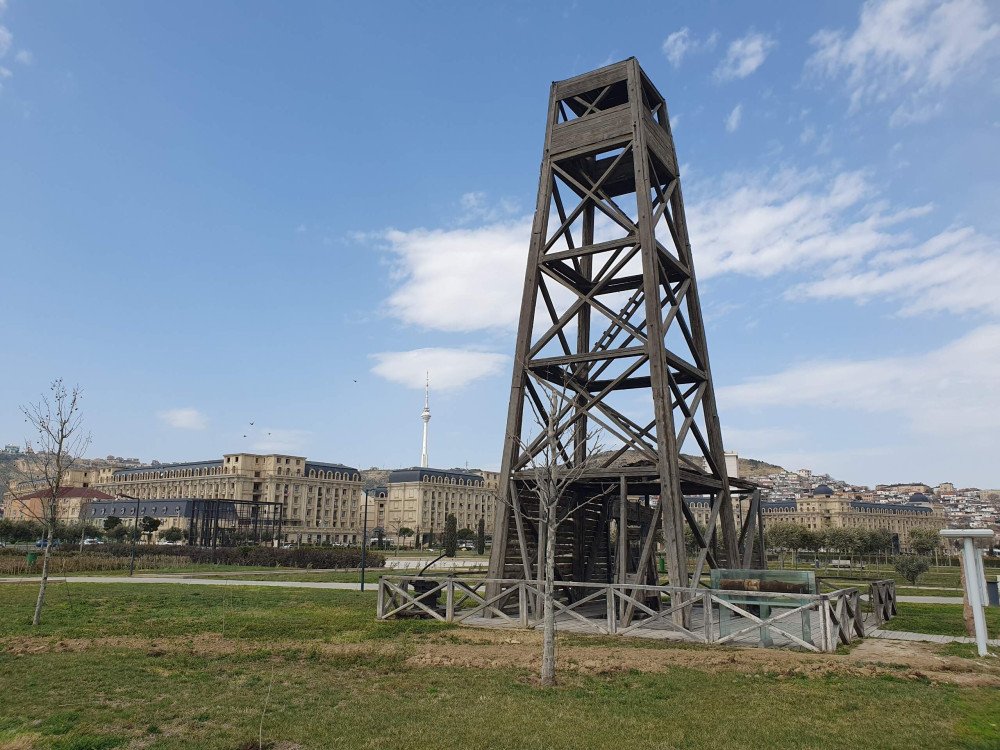 The World’s First Industrial Oil Well in Baku